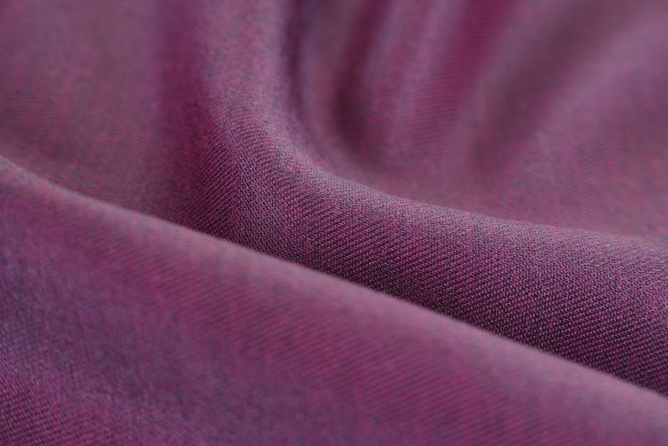 Layering ⁢for‌ Depth: Combining Velvet ​with Other Fabrics and Textures